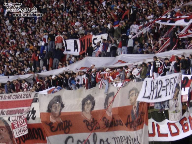 River Plate vs Junior (LIB 2005) 6